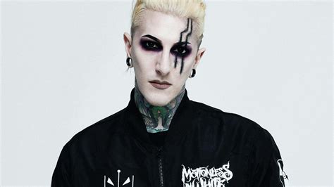 motionless in white lead singer wife|Chris Motionlesss Date of Birth, Age, Education, Wife,。